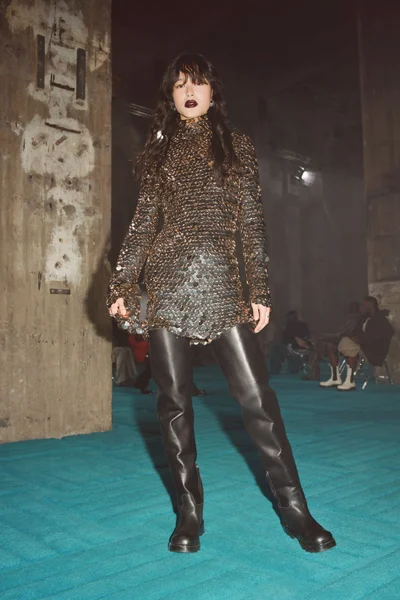 Look 28